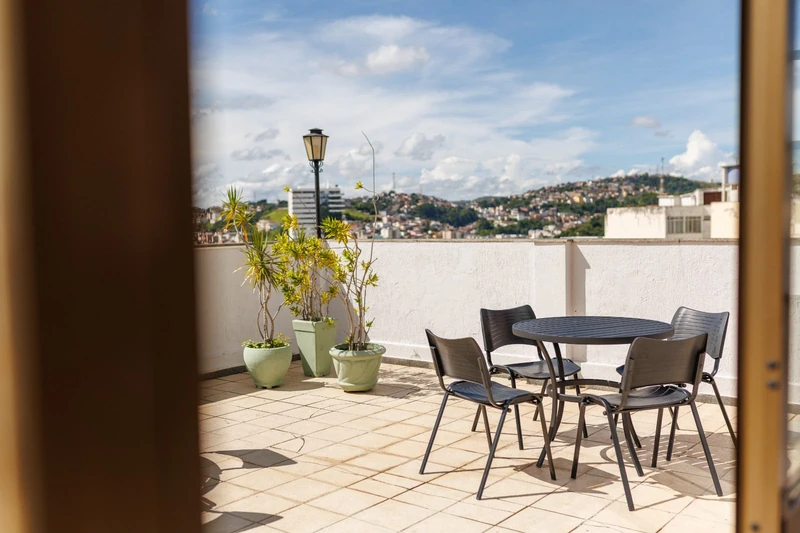 Terraço da Villa Solar com vista para a cidade